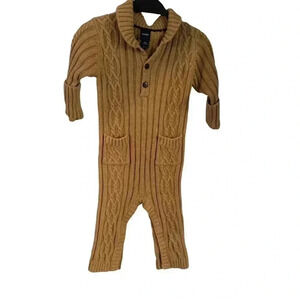Baby Gap one piece cable knit one piece outfit. Unisex size 12-18 months